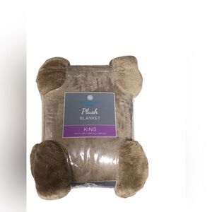 Comfort Bay Plush Blanket - Warm Brown